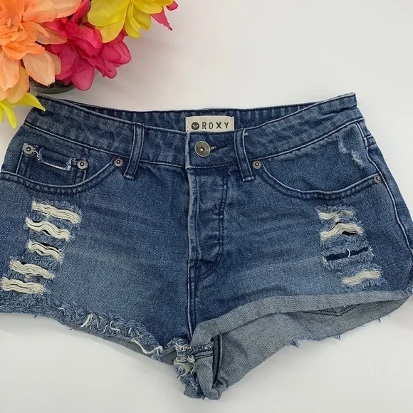 Roxy Jean Short Distressed Sz 26 - Picture 1 of 7